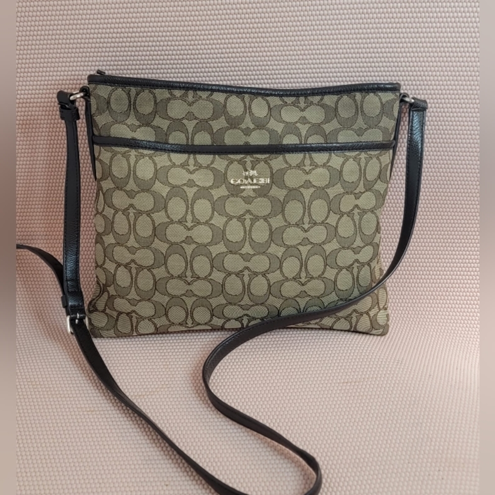 EUC Coach Crossbody bag